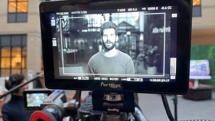 Een opname van CBtv — onze interne livestream waarin collega's wekelijks bijgepraat worden over klant- en research-inzichten